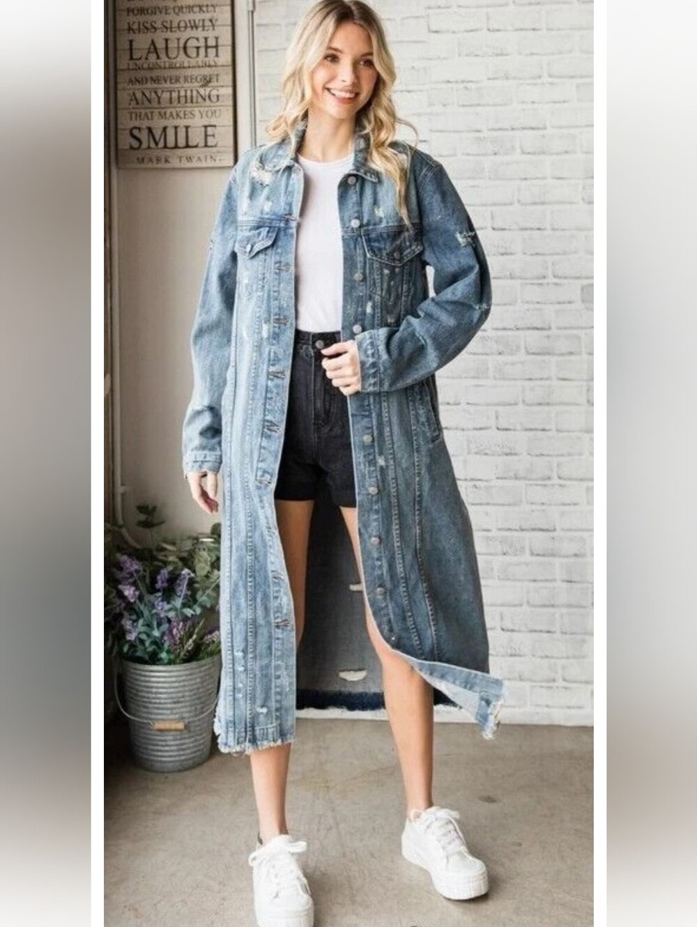 VEVERET NWTs  Charli Maxi Denim Jacket
